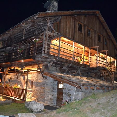 Hotel Frantze, Le Rascard 1721 Champoluc Esterno foto