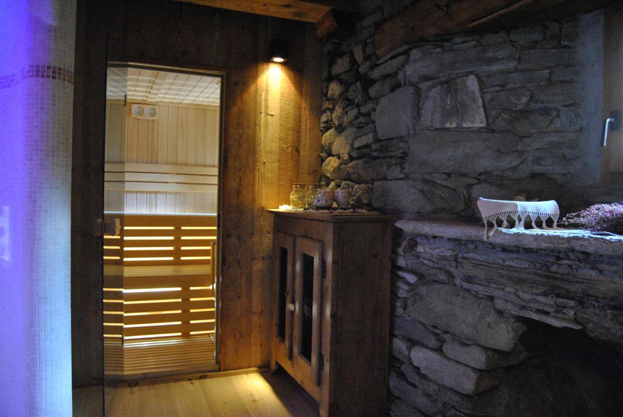 Hotel Frantze, Le Rascard 1721 Champoluc Esterno foto