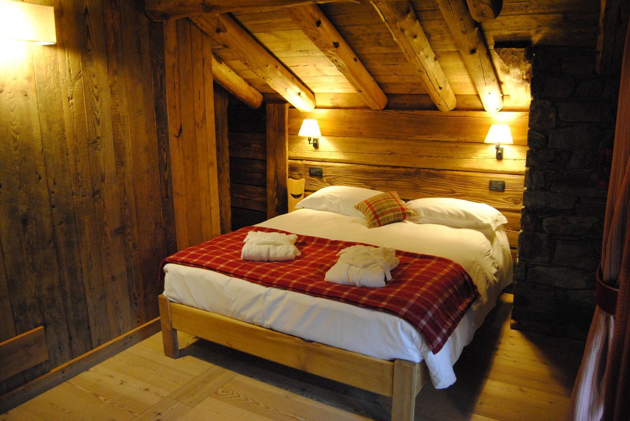Hotel Frantze, Le Rascard 1721 Champoluc Esterno foto