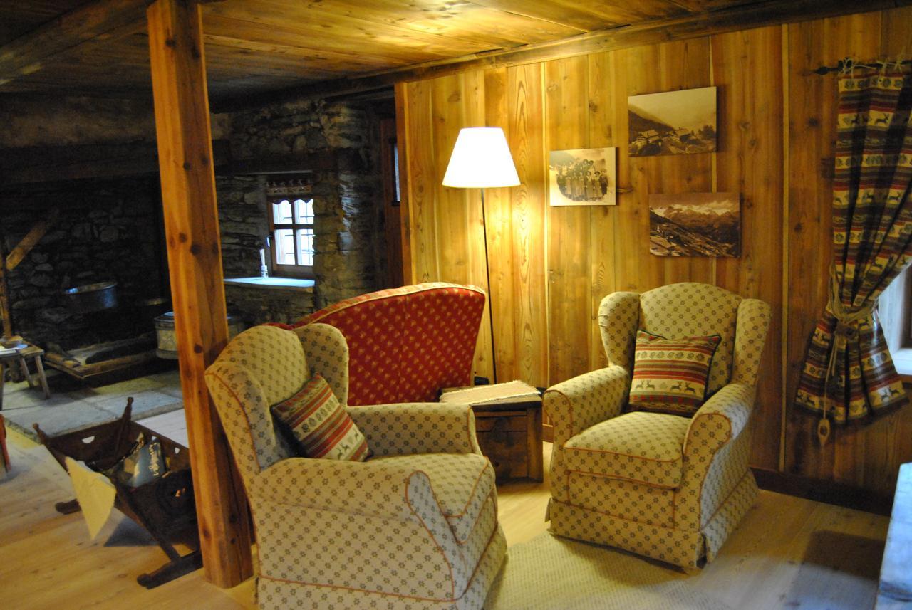 Hotel Frantze, Le Rascard 1721 Champoluc Esterno foto