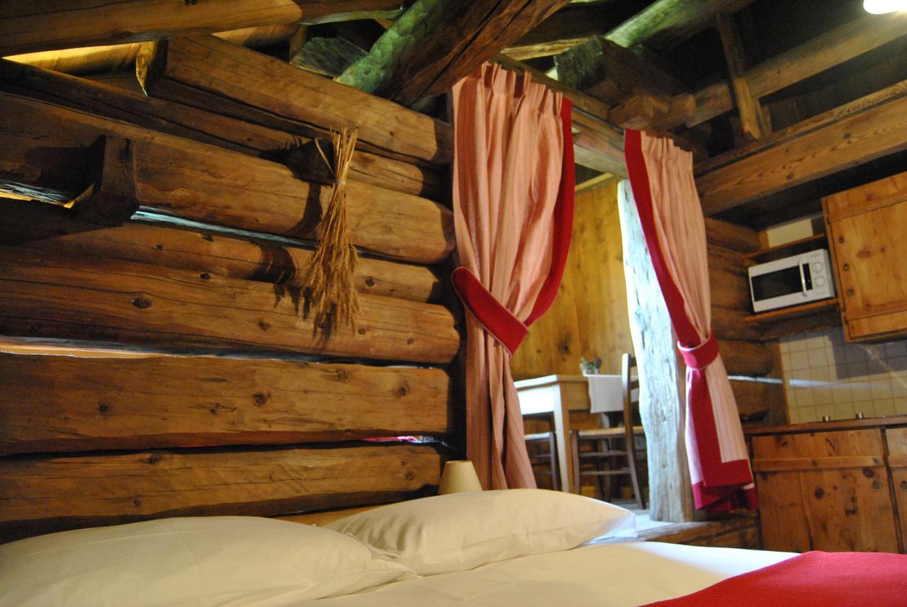 Hotel Frantze, Le Rascard 1721 Champoluc Esterno foto