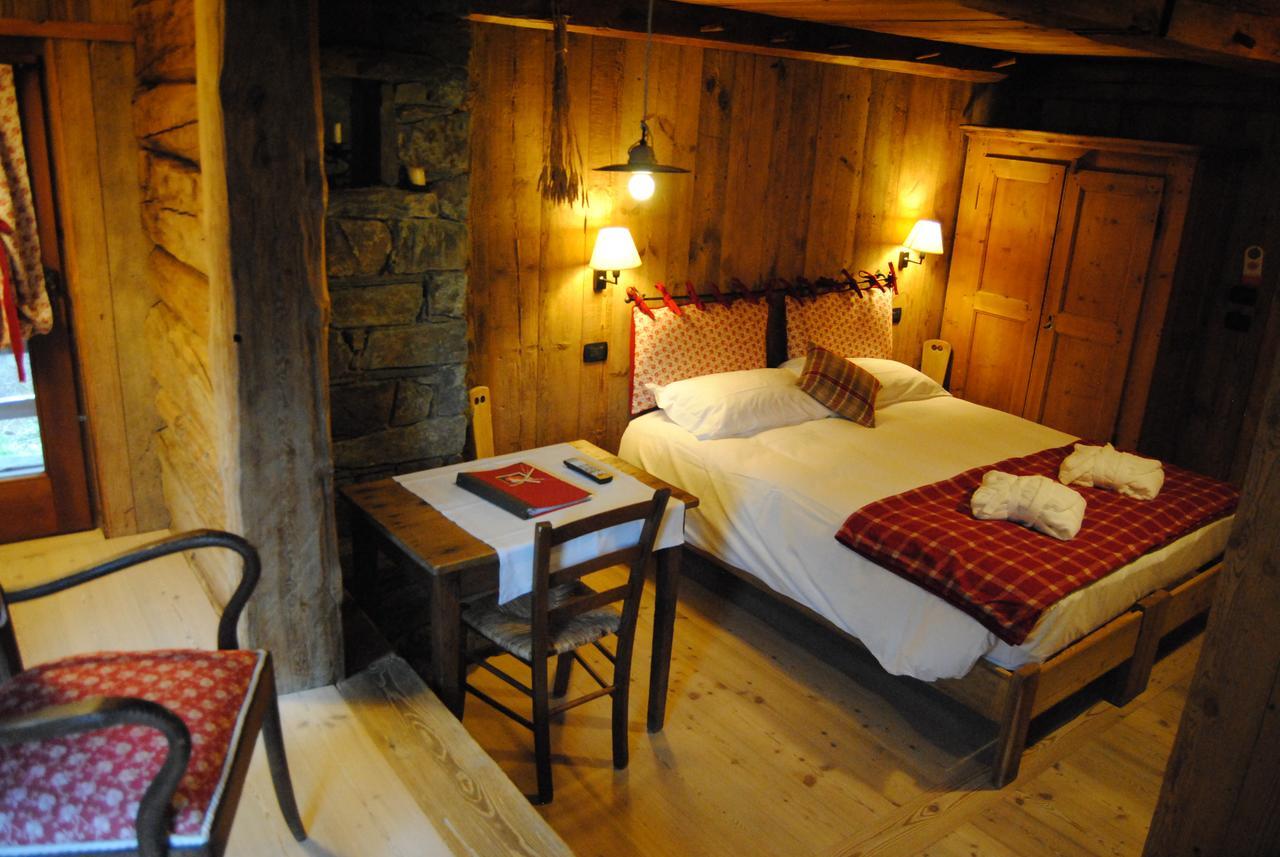 Hotel Frantze, Le Rascard 1721 Champoluc Esterno foto